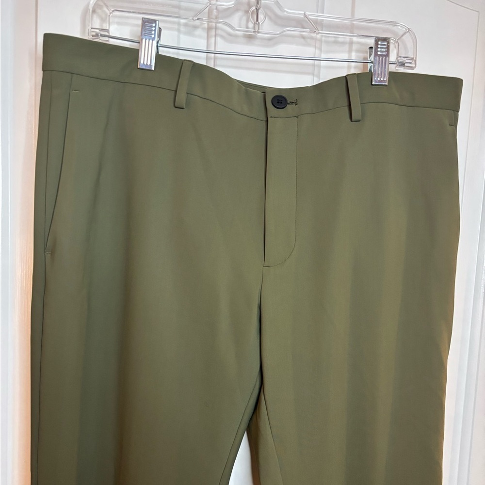 Like new Theory Zaine Slim Straight stretch in Uniform green size 36 - Picture 2 of 8